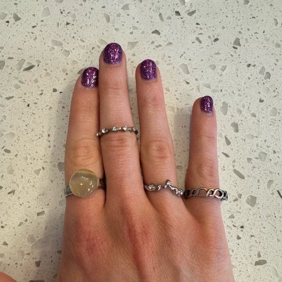 Assortment Of Rings - Picture 6 of 7